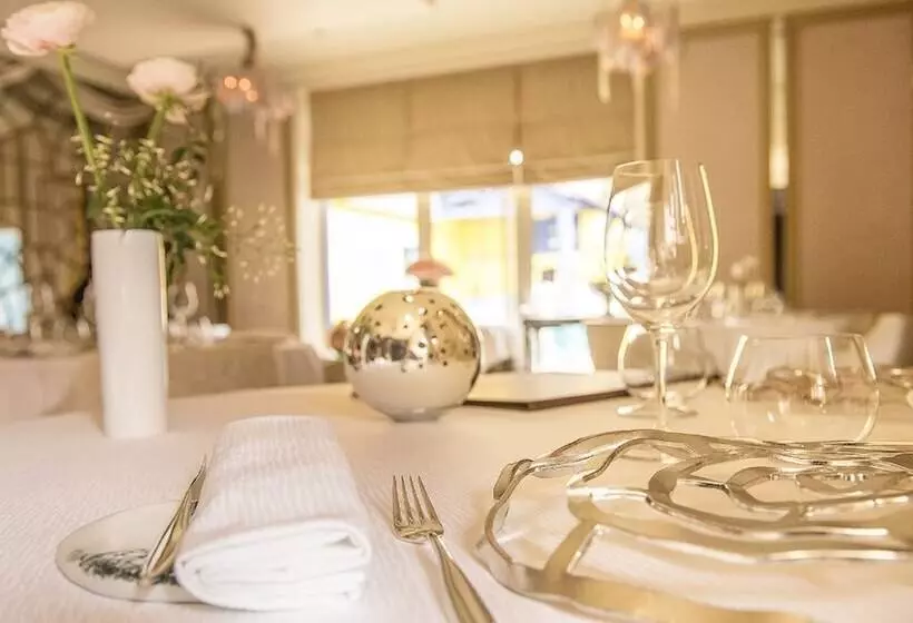 Отель Le Stelsia Resort