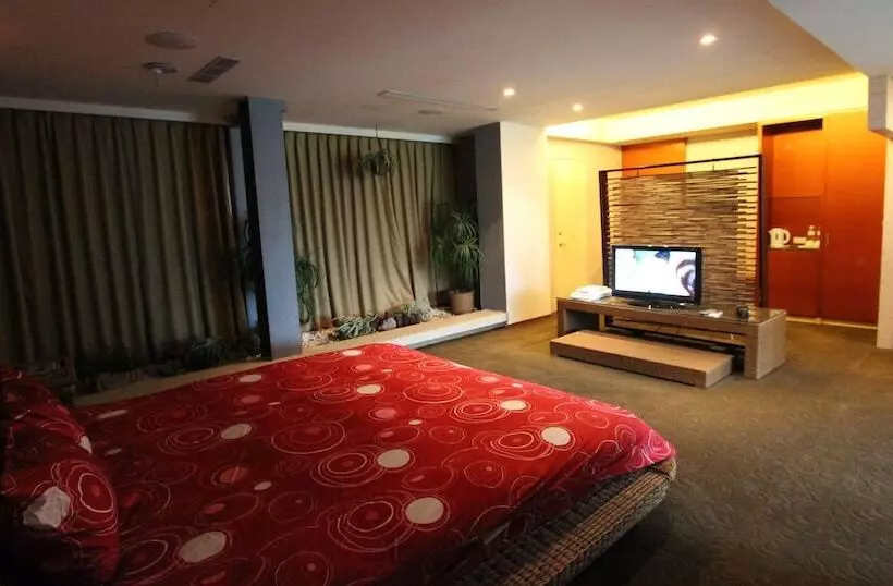 هتل Lovespring House