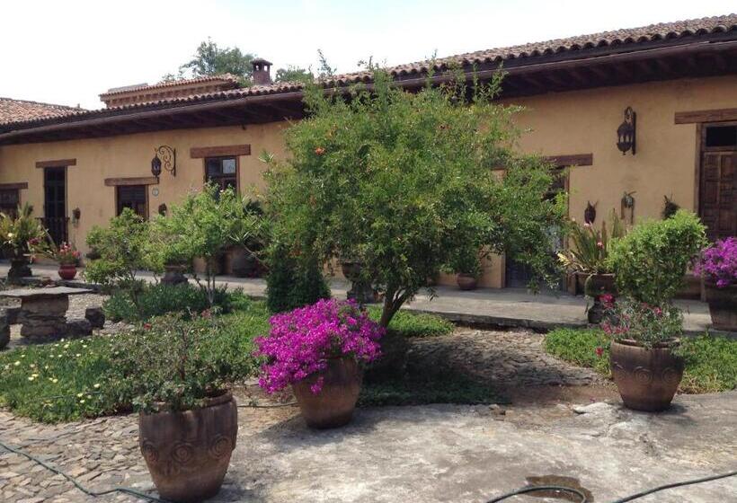 هتل Meson De San Antonio