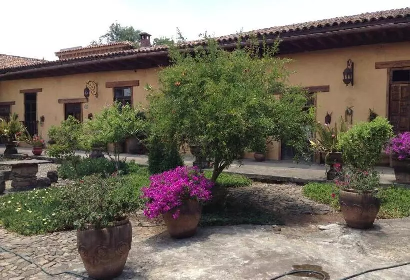 هتل Meson De San Antonio