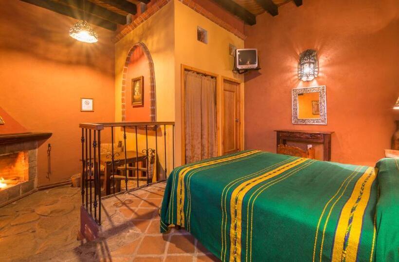 هتل Meson De San Antonio