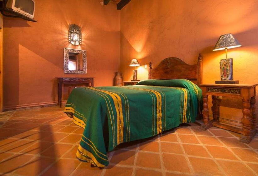 هتل Meson De San Antonio