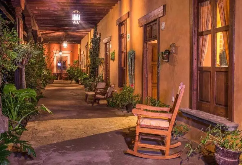 هتل Meson De San Antonio