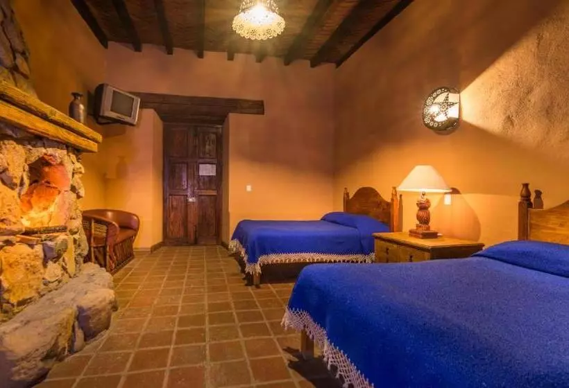 هتل Meson De San Antonio