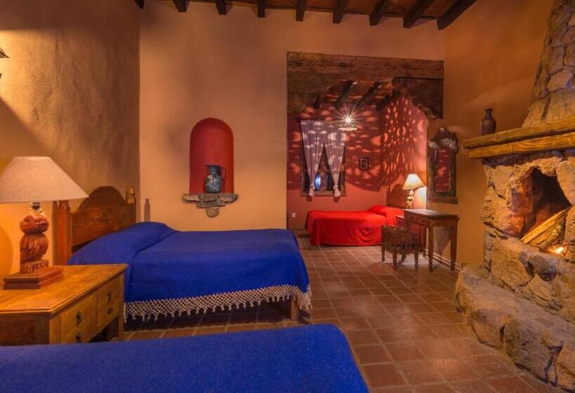 هتل Meson De San Antonio