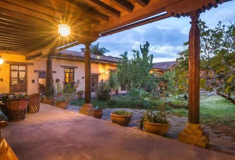 هتل Meson De San Antonio