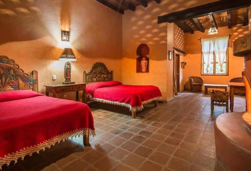 هتل Meson De San Antonio