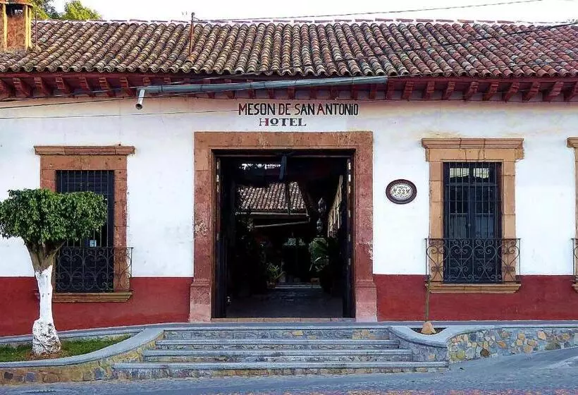 هتل Meson De San Antonio