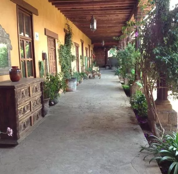 هتل Meson De San Antonio