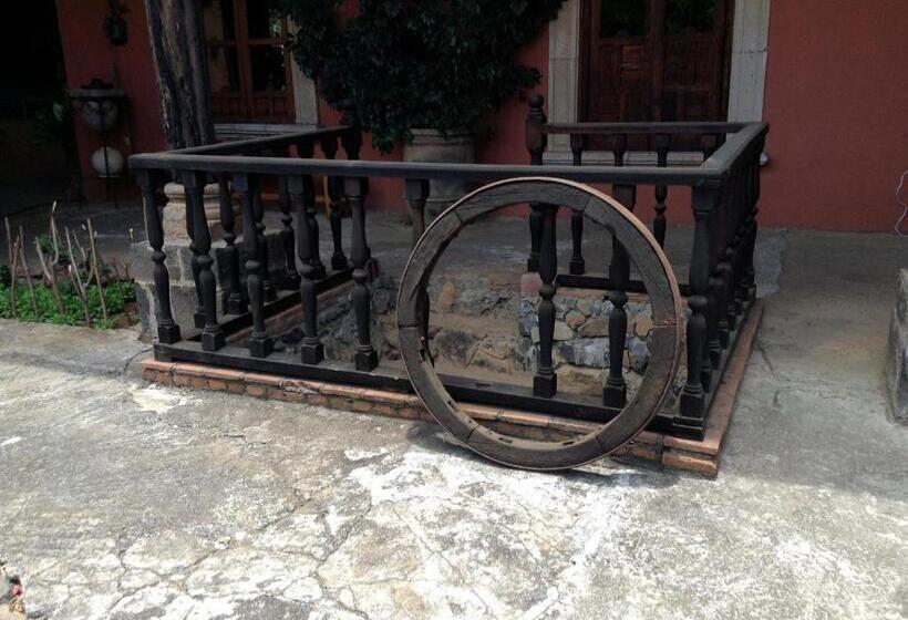 هتل Meson De San Antonio