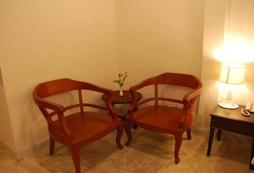 فندق Phukamala Suite