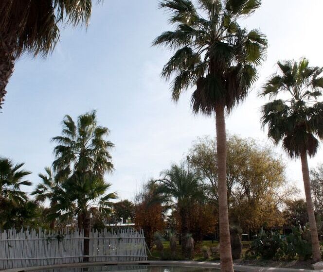 בית מלון כפרי Seven Maze Charming House