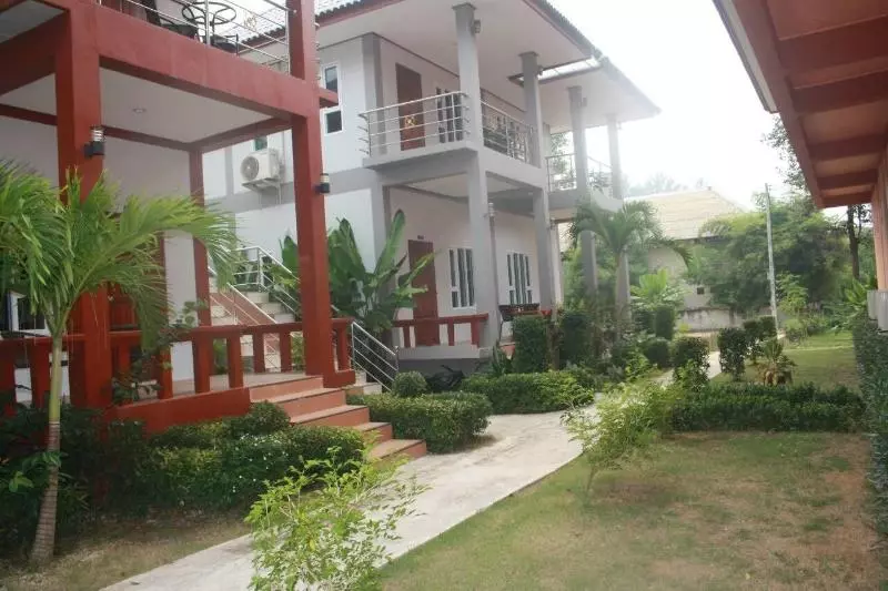 호텔 Tamarind Twin Resort