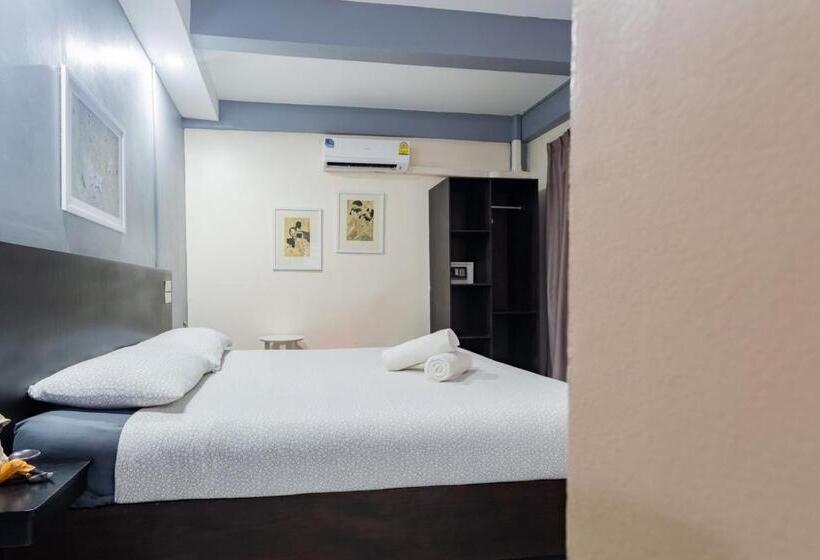 בית מלון כפרי The Beach Cha Am Guest House