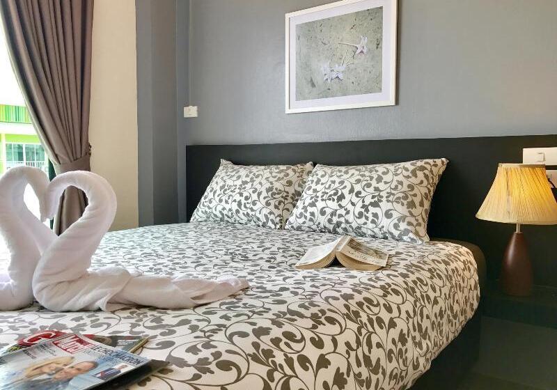 בית מלון כפרי The Beach Cha Am Guest House