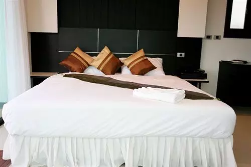 Отель The Idol Boutique Resort & Villa