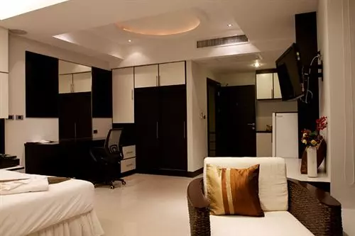 Отель The Idol Boutique Resort & Villa