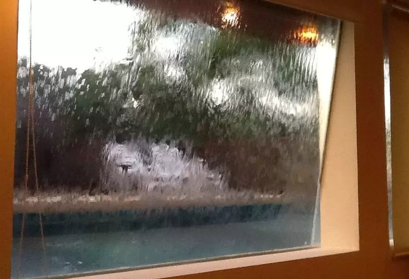 Отель The Idol Boutique Resort & Villa