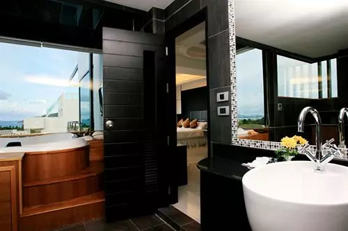 Отель The Idol Boutique Resort & Villa