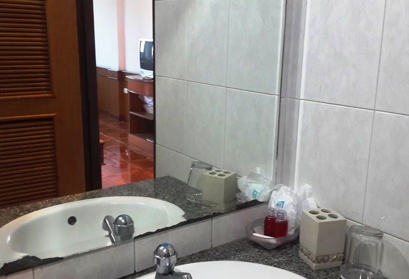 בית מלון כפרי The New Villa