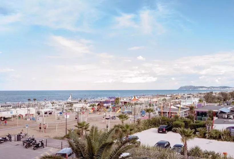 Отель Vela D'oro