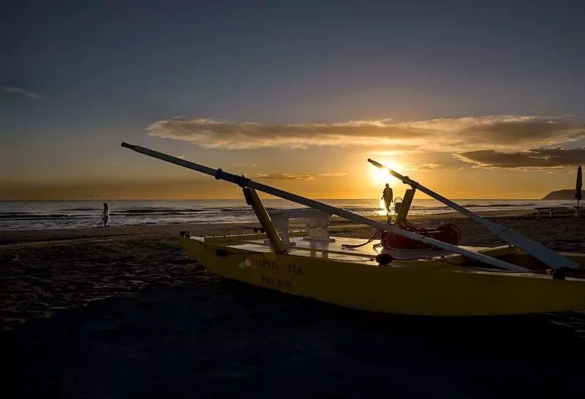 Отель Vela D'oro