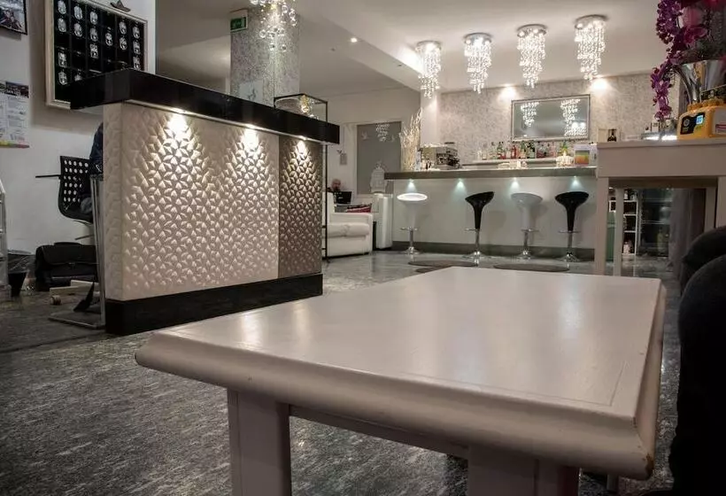 Отель Vela D'oro