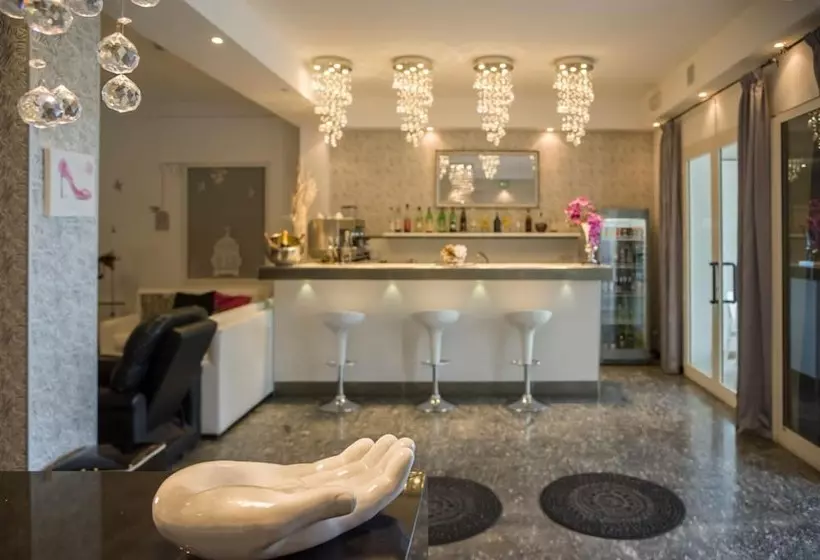 Отель Vela D'oro