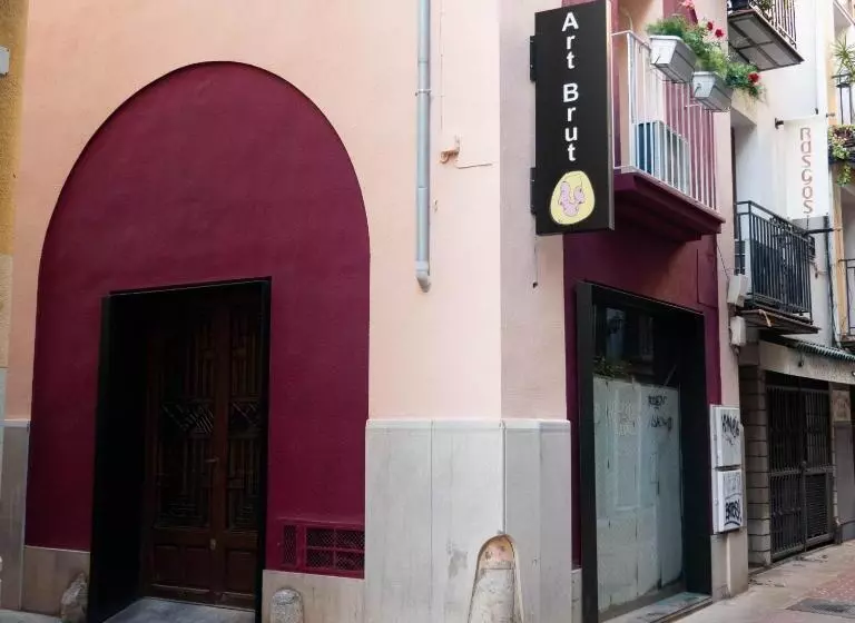 ユースホステル Residencial Art Brut