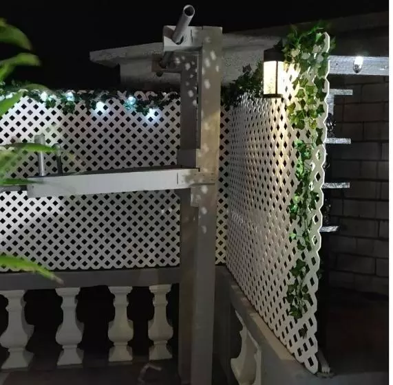 تختخواب و صبحانه Blue Royalty