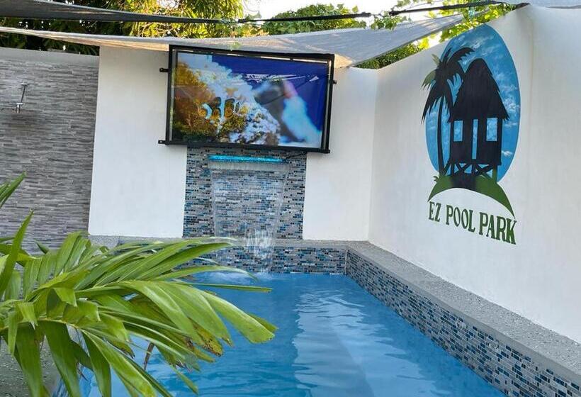 تختخواب و صبحانه Blue Royalty