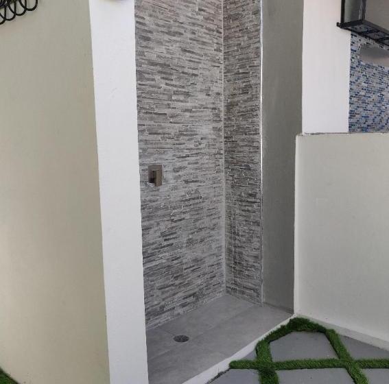 تختخواب و صبحانه Blue Royalty