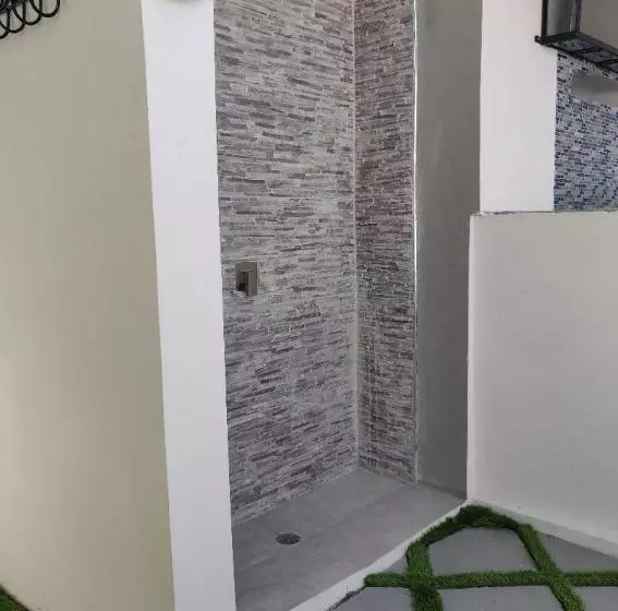 تختخواب و صبحانه Blue Royalty