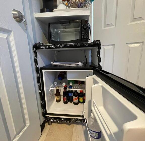 تختخواب و صبحانه Blue Royalty