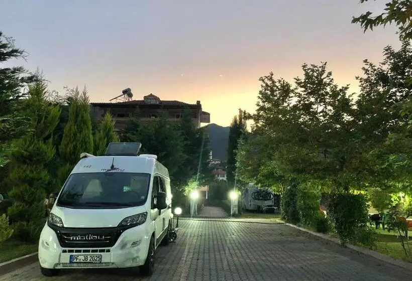 ベッドアンドブレックファースト Camping & Guest House Herges