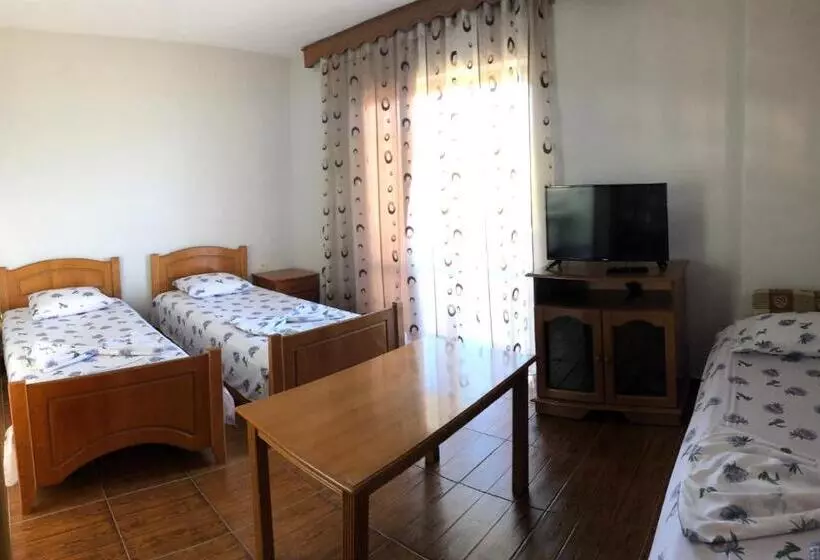 ベッドアンドブレックファースト Camping & Guest House Herges