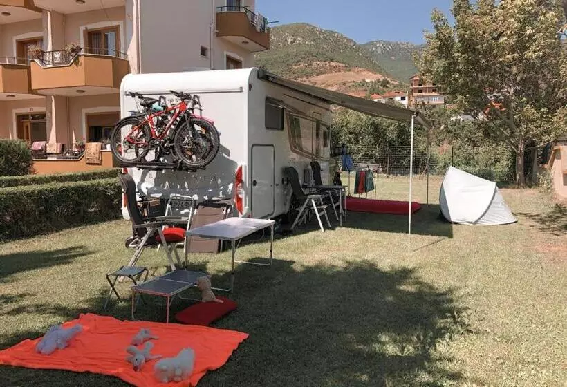 ベッドアンドブレックファースト Camping & Guest House Herges