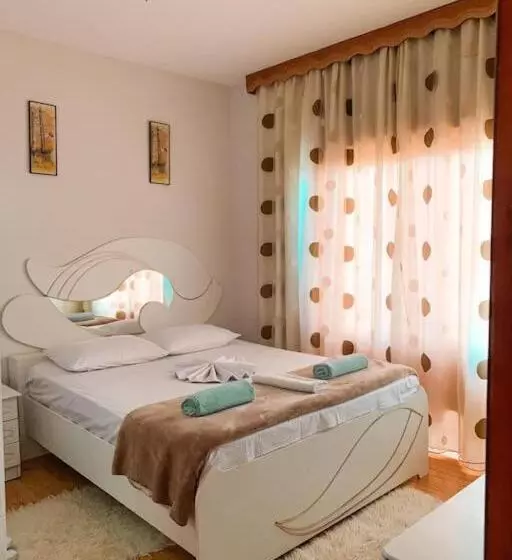 ベッドアンドブレックファースト Camping & Guest House Herges