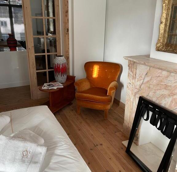 تختخواب و صبحانه Circa 1929