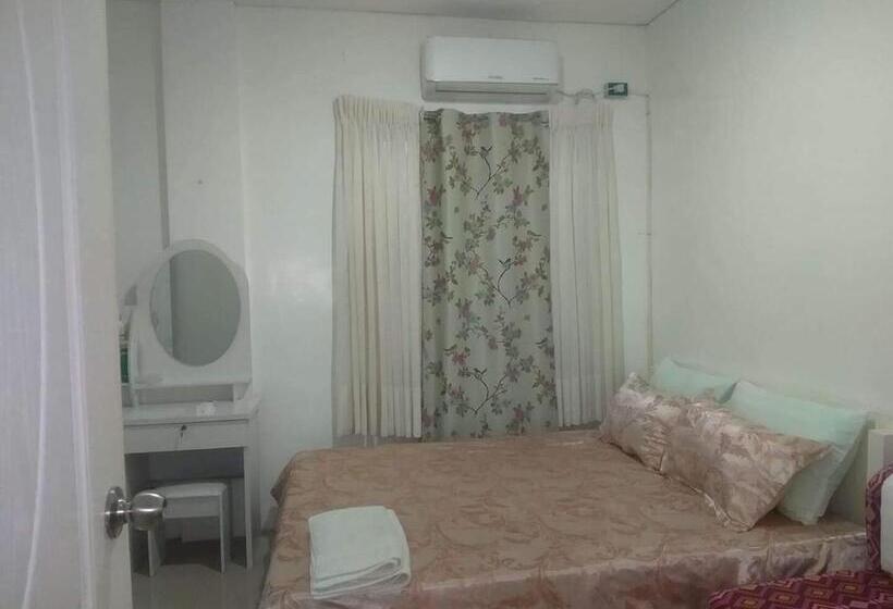 Bed and Breakfast Cozy Vacation House In Guimaras