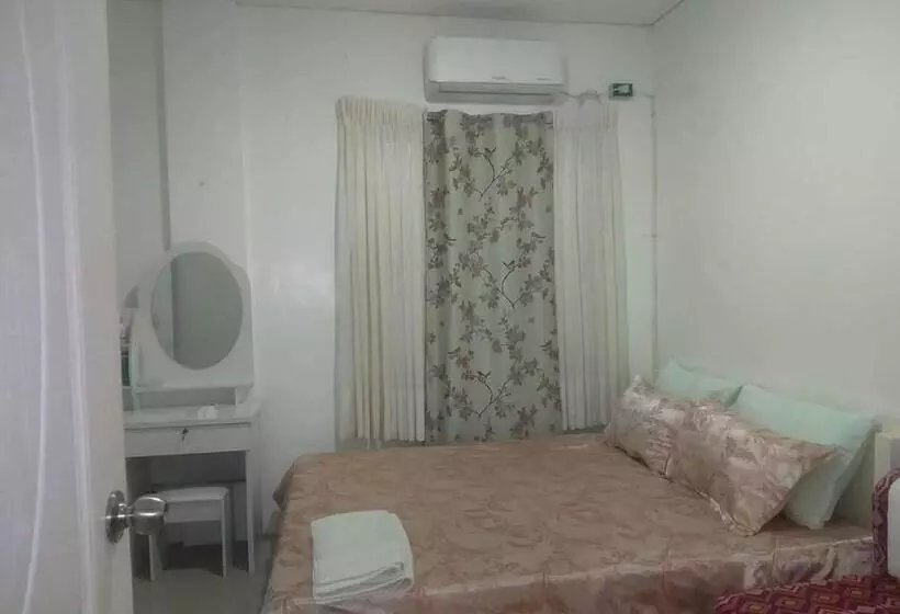 ベッドアンドブレックファースト Cozy Vacation House In Guimaras