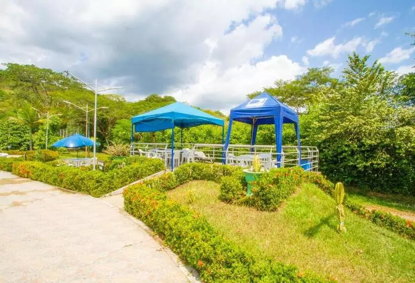 ホテル Centro Recreacional Y Turístico El Alcaraván