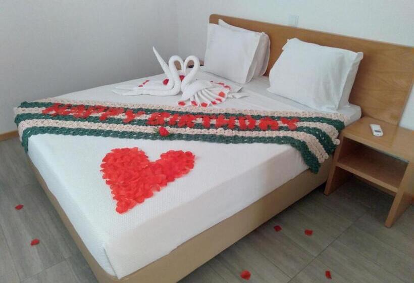 هتل São Jorge Village