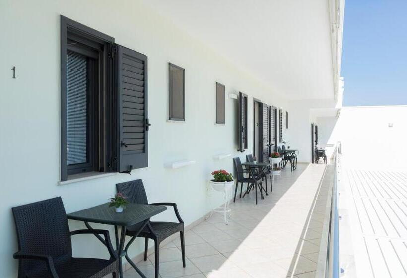 Li Pali Hotel & Restaurant