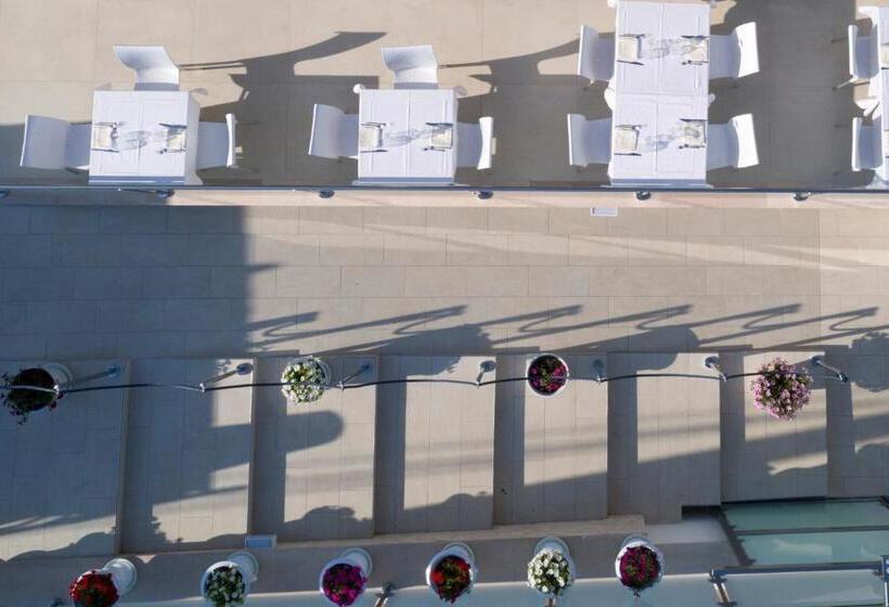 Li Pali Hotel & Restaurant