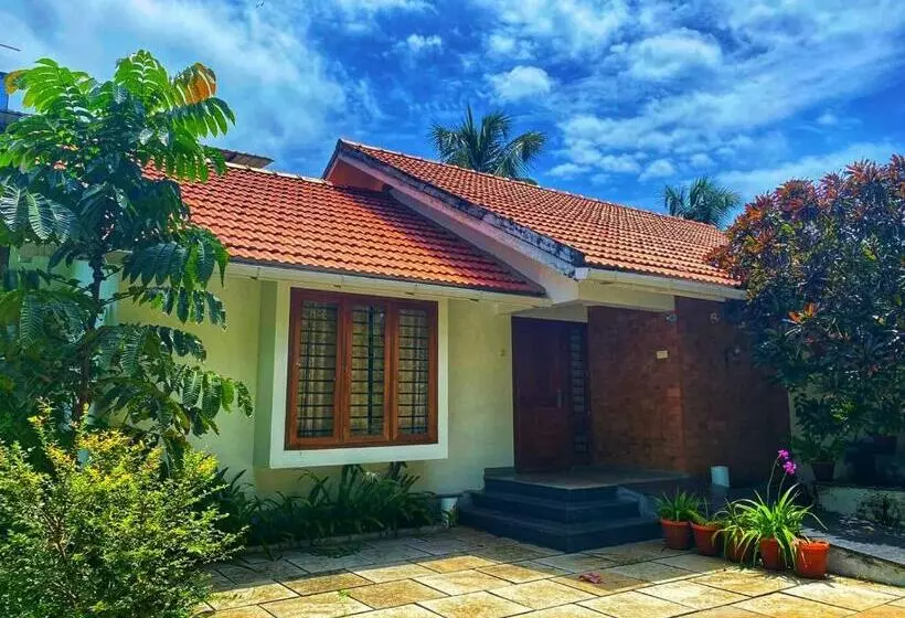 ペンション Santhosh Ayurvidhana Health Resort