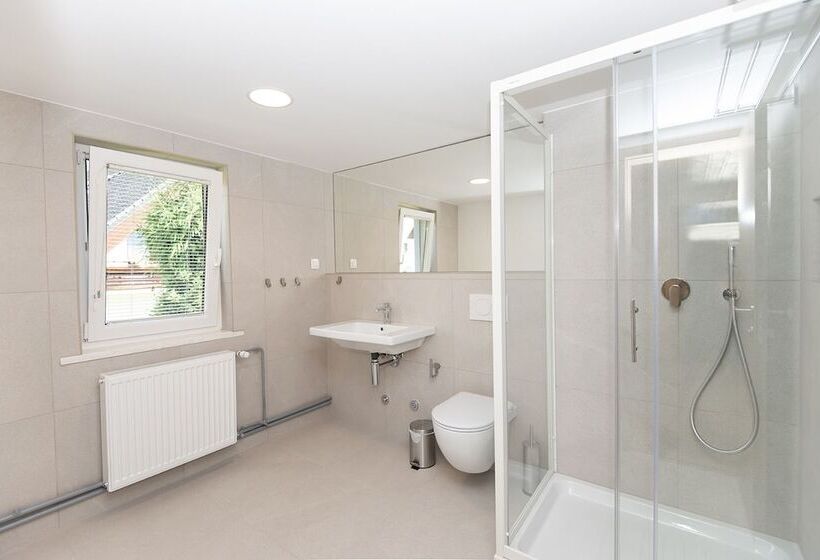 پانسیون Zotlar House