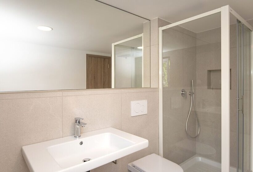 پانسیون Zotlar House