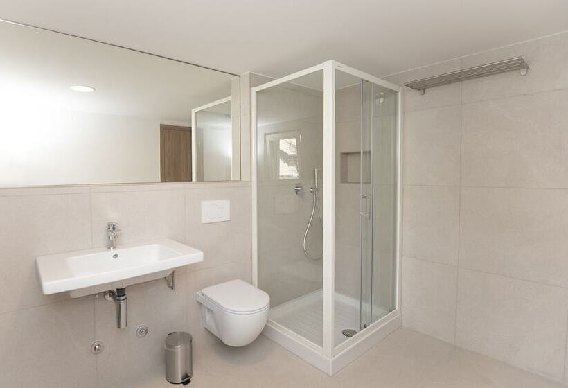 پانسیون Zotlar House