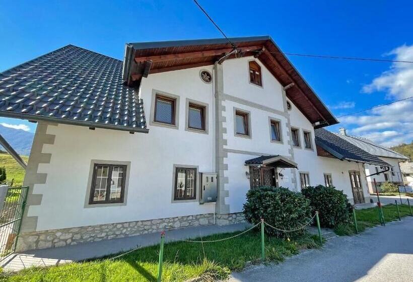 پانسیون Zotlar House